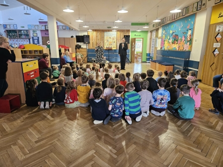 Wędrówki muzyczne i wiosenny teatrzyk